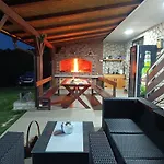 Zelinjski Vidikovac בית נופש זבורניק